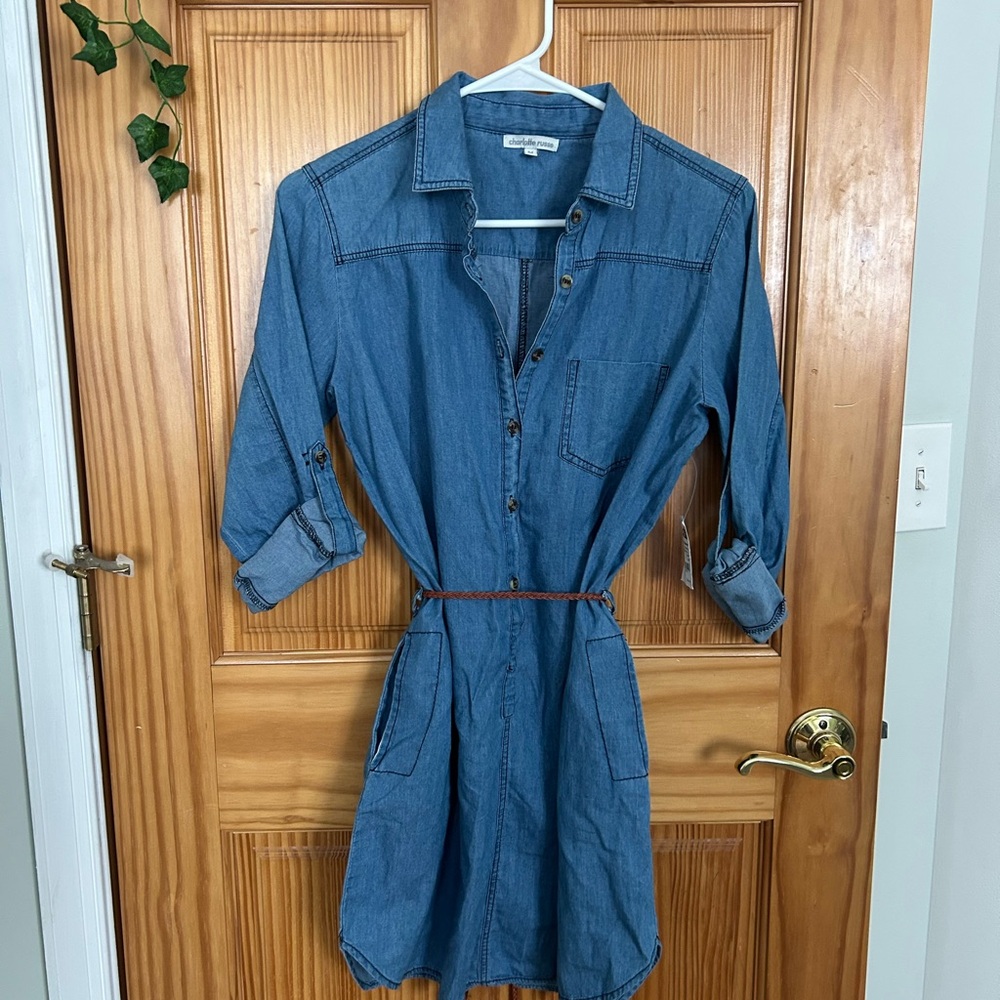 NWT Denim shirt dress with tie👢